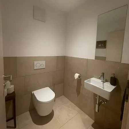 Nesensohn Apartment *