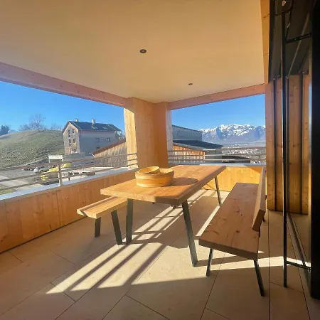 Nesensohn Apartment *